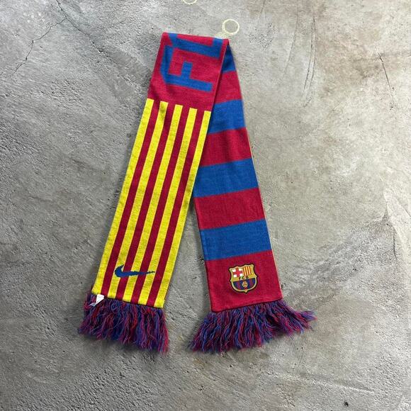 Nike Barcelona FC Scarf - Picture 4 of 6